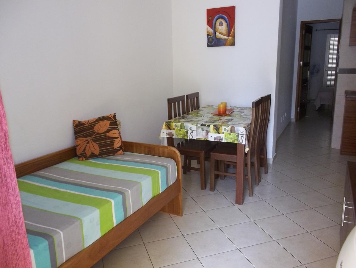 Basic Hotel Mindelo Bagian luar foto