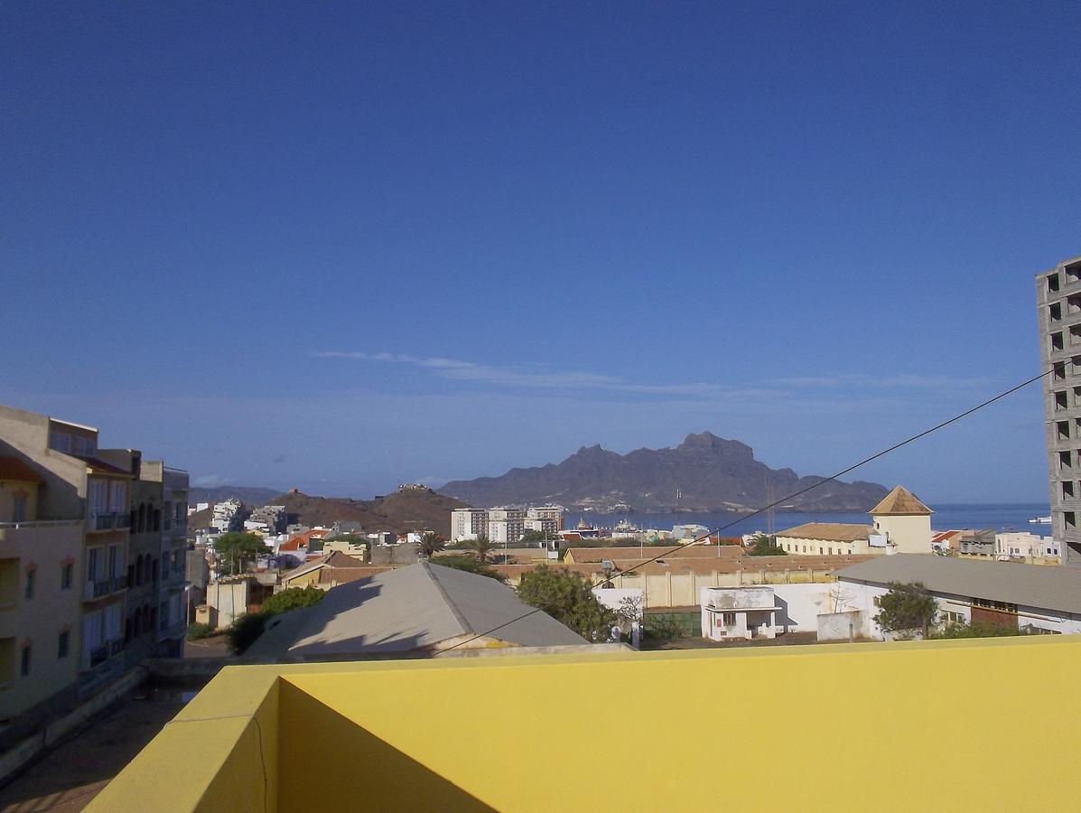 Basic Hotel Mindelo Bagian luar foto