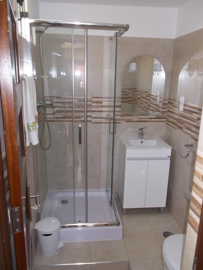 Basic Hotel Mindelo Bagian luar foto