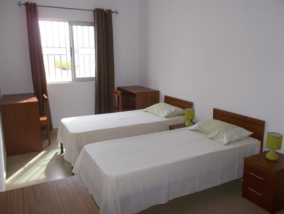 Basic Hotel Mindelo Bagian luar foto