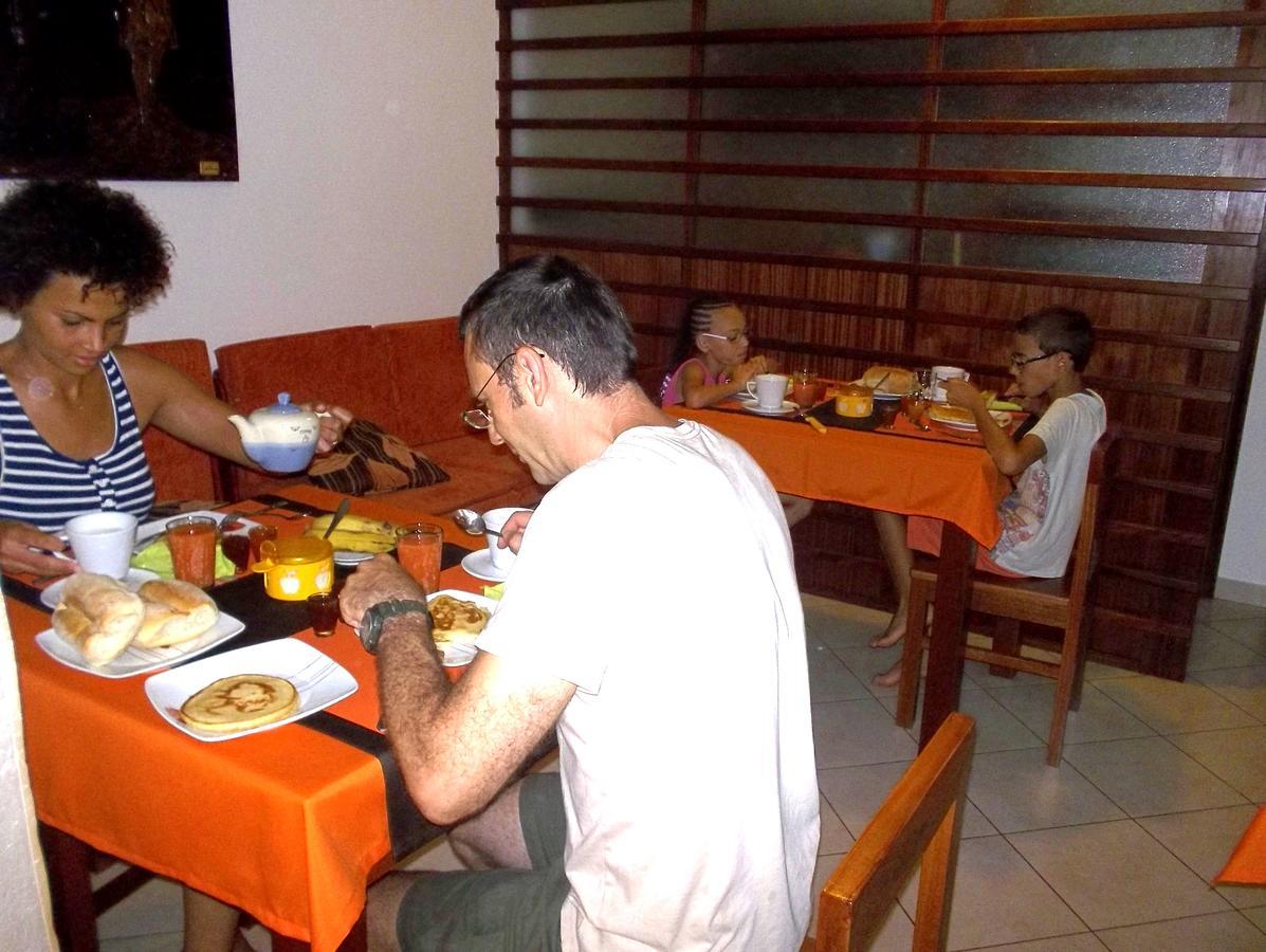 Basic Hotel Mindelo Bagian luar foto