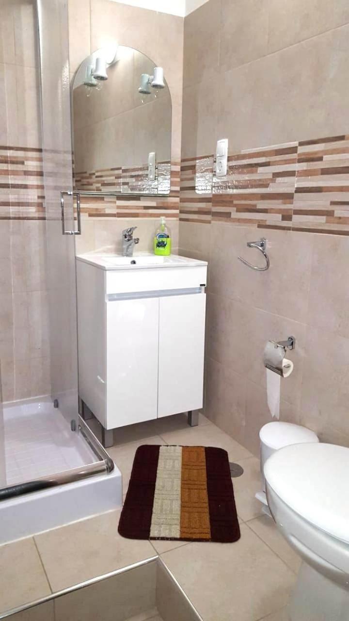 Basic Hotel Mindelo Bagian luar foto