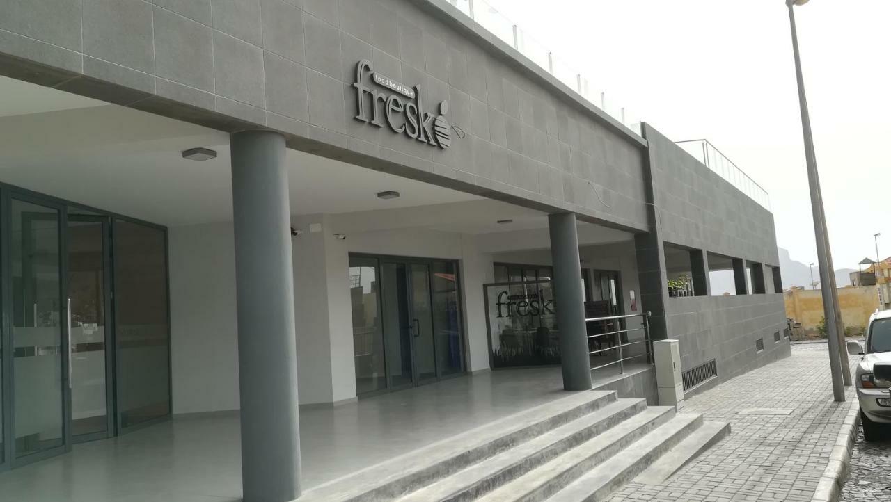 Basic Hotel Mindelo Bagian luar foto