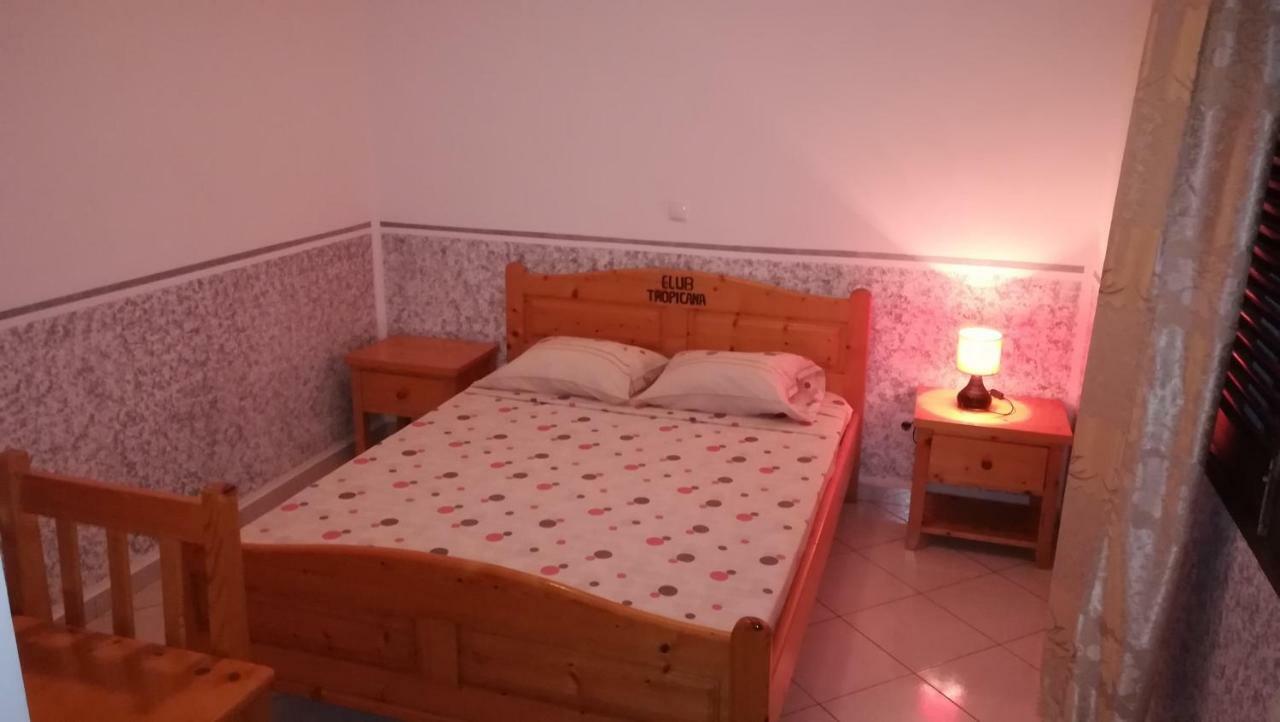 Basic Hotel Mindelo Bagian luar foto