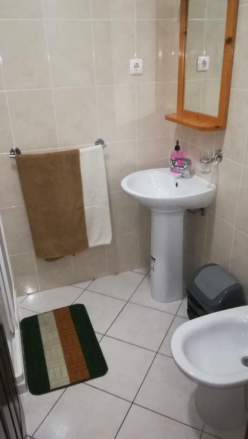 Basic Hotel Mindelo Bagian luar foto