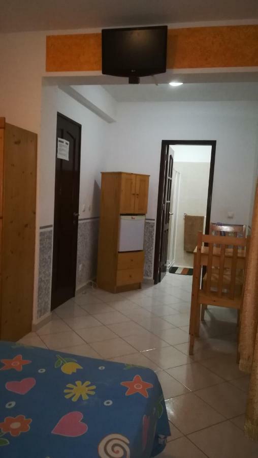 Basic Hotel Mindelo Bagian luar foto